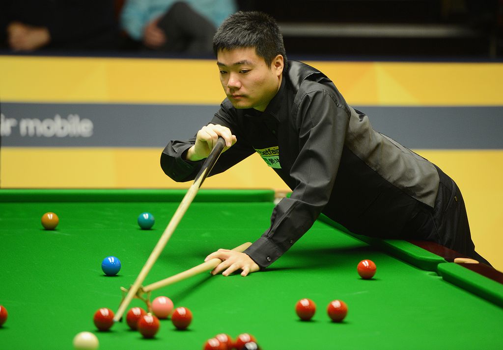 一个由压力 一个由压力