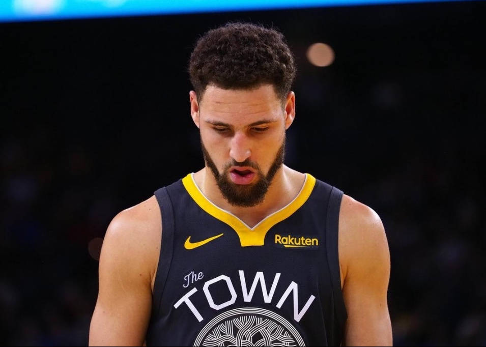 满了悬念 满了悬念