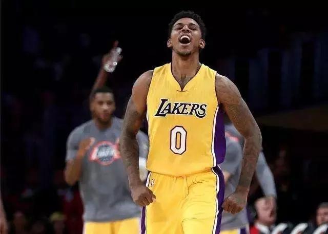 底角三分命 底角三分命