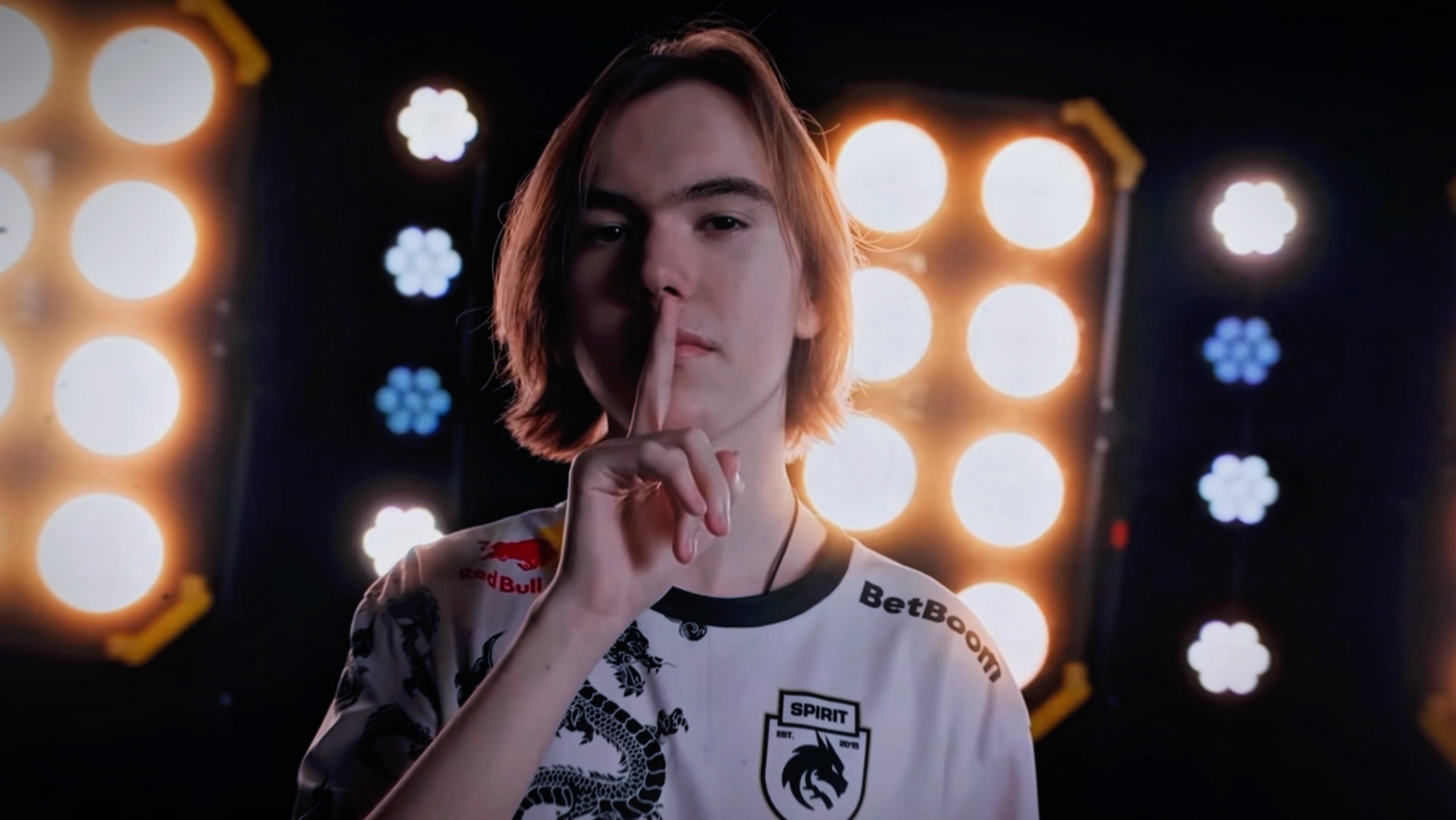 采用半开放 采用半开放